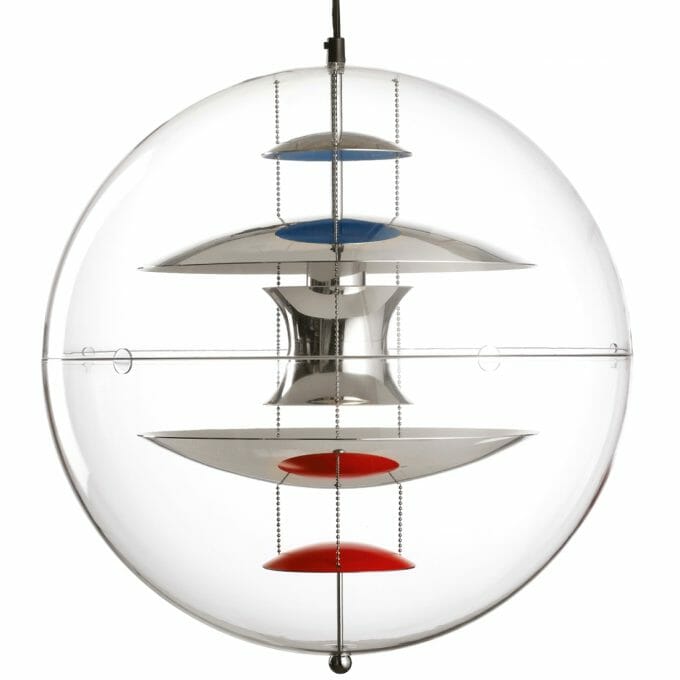 Die VP Globe Pendelleuchte von dem Dänischen Designer Verner Panton. Die Pendelleuchte wird heute von Verpan aus Dänemark gebaut.